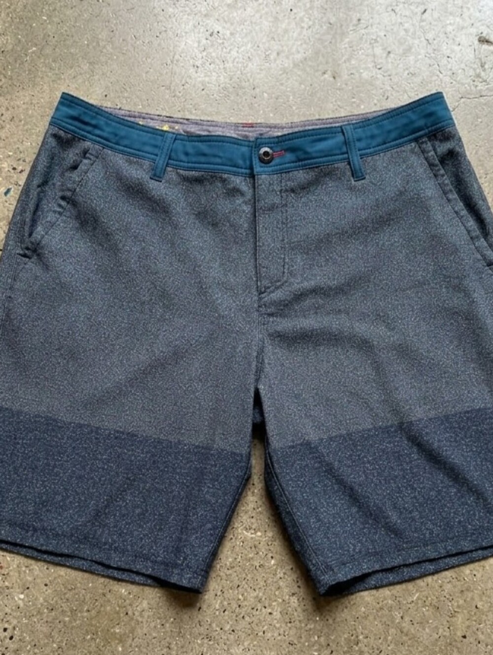 O'Neill Two-Tone Navy Performance Flat Front Shorts Size 40